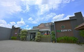 OYO 611 The Edwin Syariah